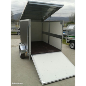 Remolque furgoneta 207 X 132X 143cm ptac 500/750 kg con plataforma de carga y techo elevable